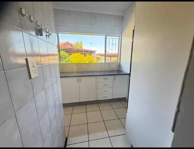 4 BEDROOM FREESTANDING FOR SALE IN THE REEDS